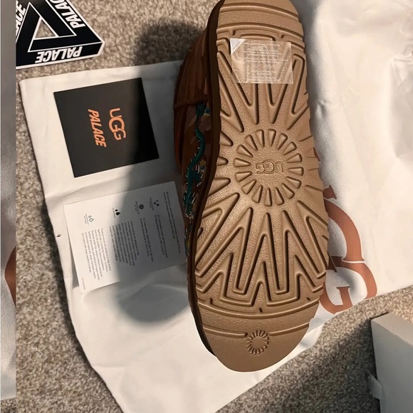 UGG/PALACE UGGS - Picture 3 of 6